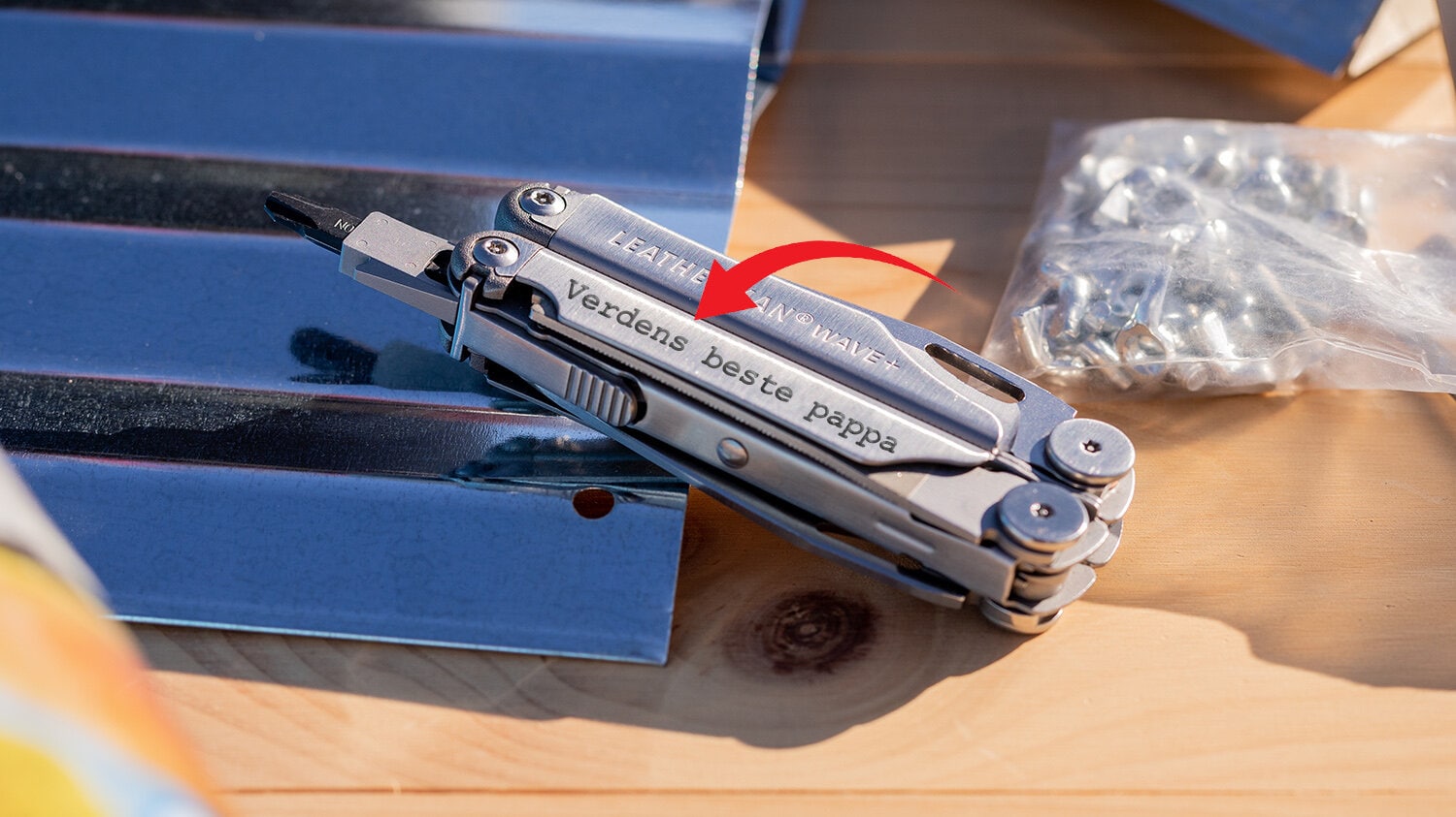 https://www.leathermanshop.no/pub_docs/files/Gravering/GARDEN-BOX_WAVE_1NO.jpg